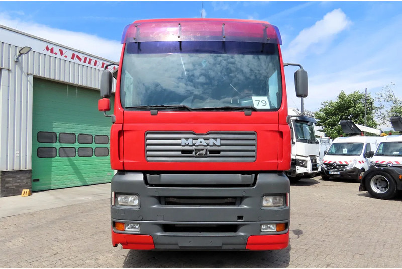MAN TGA 18.410 Manual gearbox, Manual pomp, PTO, HYDRAULIC - Cabeza tractora: foto 2 MAN TGA 18.410 Manual gearbox, Manual pomp, PTO, HYDRAULIC - Cabeza tractora: foto 2