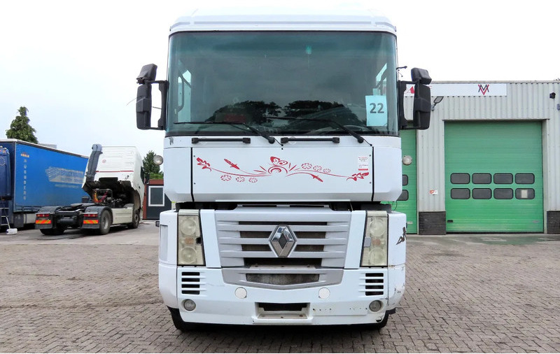 Renault Magnum 440 Mack! Manual gearbox. Royal truck - Cabeza tractora: foto 2 Renault Magnum 440 Mack! Manual gearbox. Royal truck - Cabeza tractora: foto 2