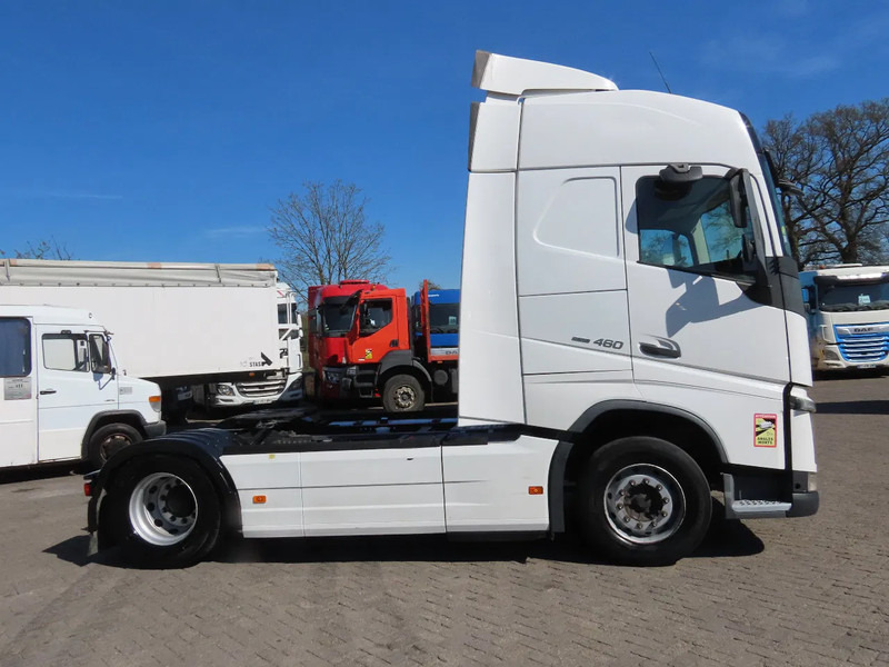 Volvo FH 460 YV2RTY0A3JB867622 FRIGO, 2X FUEL TANK, frigo, EURO6 - Cabeza tractora: foto 4 Volvo FH 460 YV2RTY0A3JB867622 FRIGO, 2X FUEL TANK, frigo, EURO6 - Cabeza tractora: foto 4