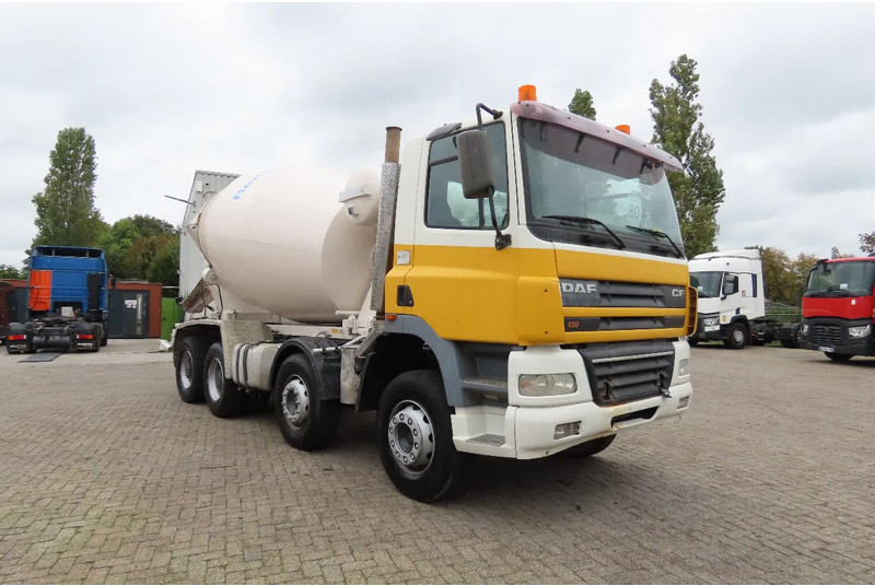 DAF CF 430 8x4, full spring ! Great condition - Camión hormigonera: foto 1 DAF CF 430 8x4, full spring ! Great condition - Camión hormigonera: foto 1