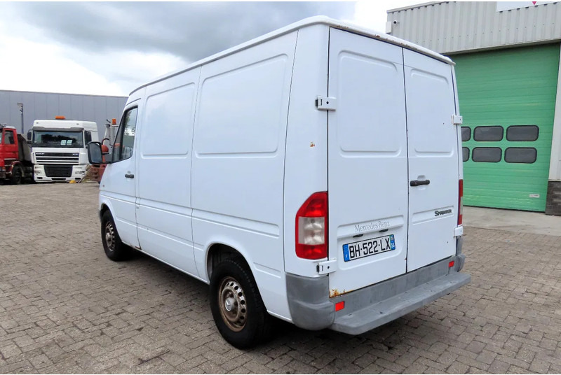 Mercedes-Benz Sprinter 208 3 seats. Very good bus! 100% engine and gearbox! France use - Furgón: foto 5 Mercedes-Benz Sprinter 208 3 seats. Very good bus! 100% engine and gearbox! France use - Furgón: foto 5