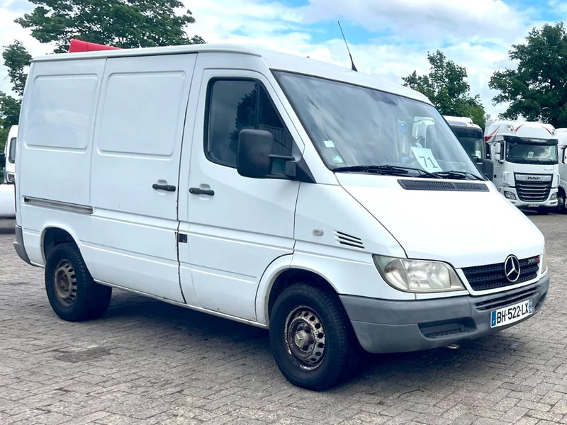 Mercedes-Benz Sprinter 208 3 seats. Very good bus! 100% engine and gearbox! France use - Furgón: foto 1 Mercedes-Benz Sprinter 208 3 seats. Very good bus! 100% engine and gearbox! France use - Furgón: foto 1