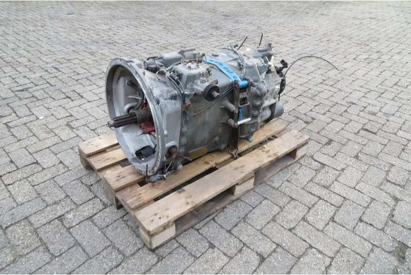 Volvo F 12 - Caja de cambios: foto 3 Volvo F 12 - Caja de cambios: foto 3