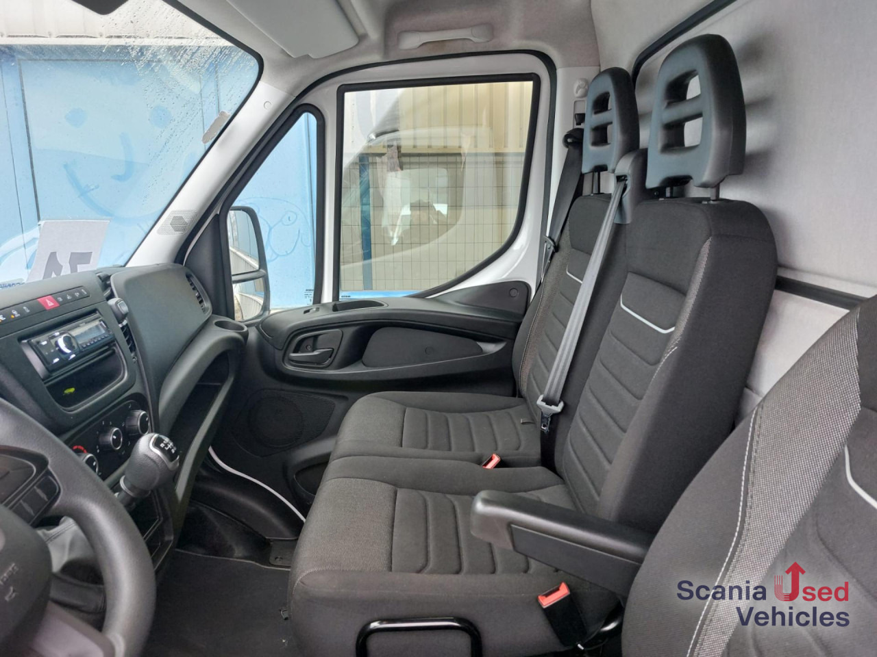 IVECO 35 C 16 Koffer Ladebordwand - Furgoneta caja cerrada: foto 3 IVECO 35 C 16 Koffer Ladebordwand - Furgoneta caja cerrada: foto 3