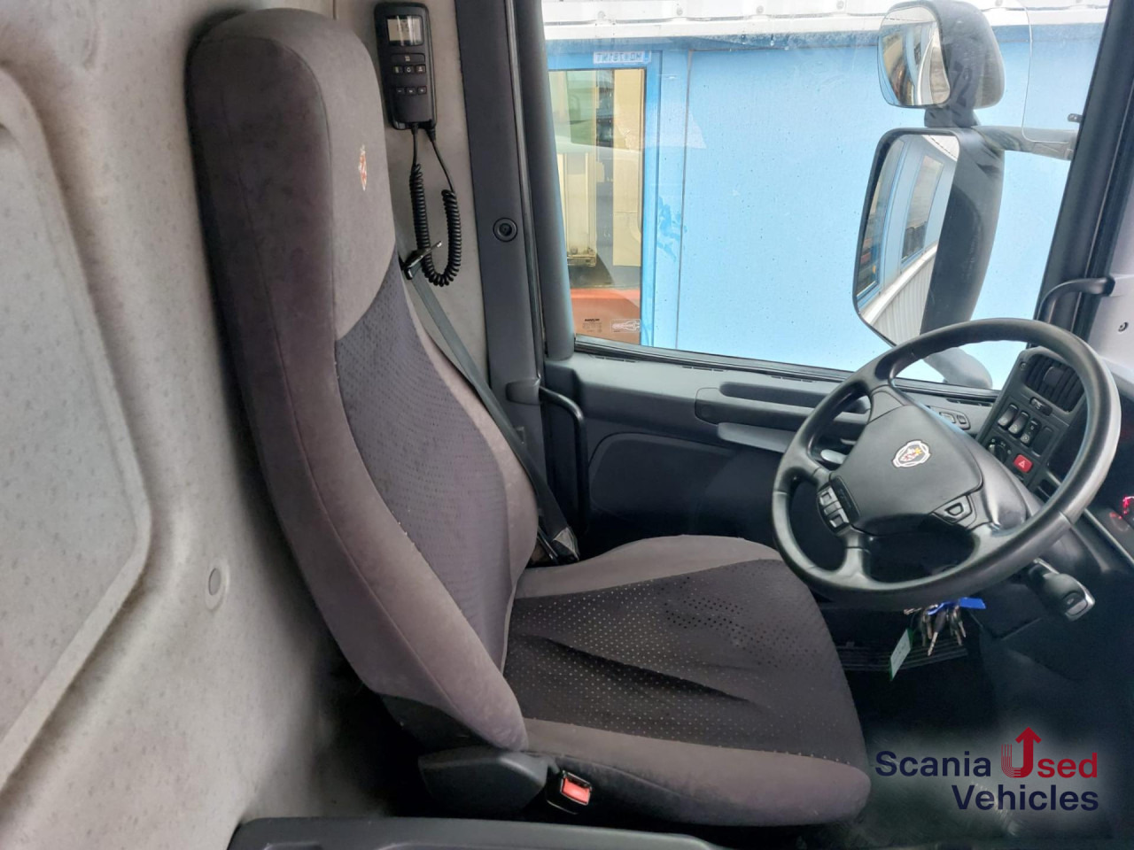 SCANIA P 280 DB4x2MNA Koffer Ladebordwand - Camión caja cerrada: foto 2 SCANIA P 280 DB4x2MNA Koffer Ladebordwand - Camión caja cerrada: foto 2