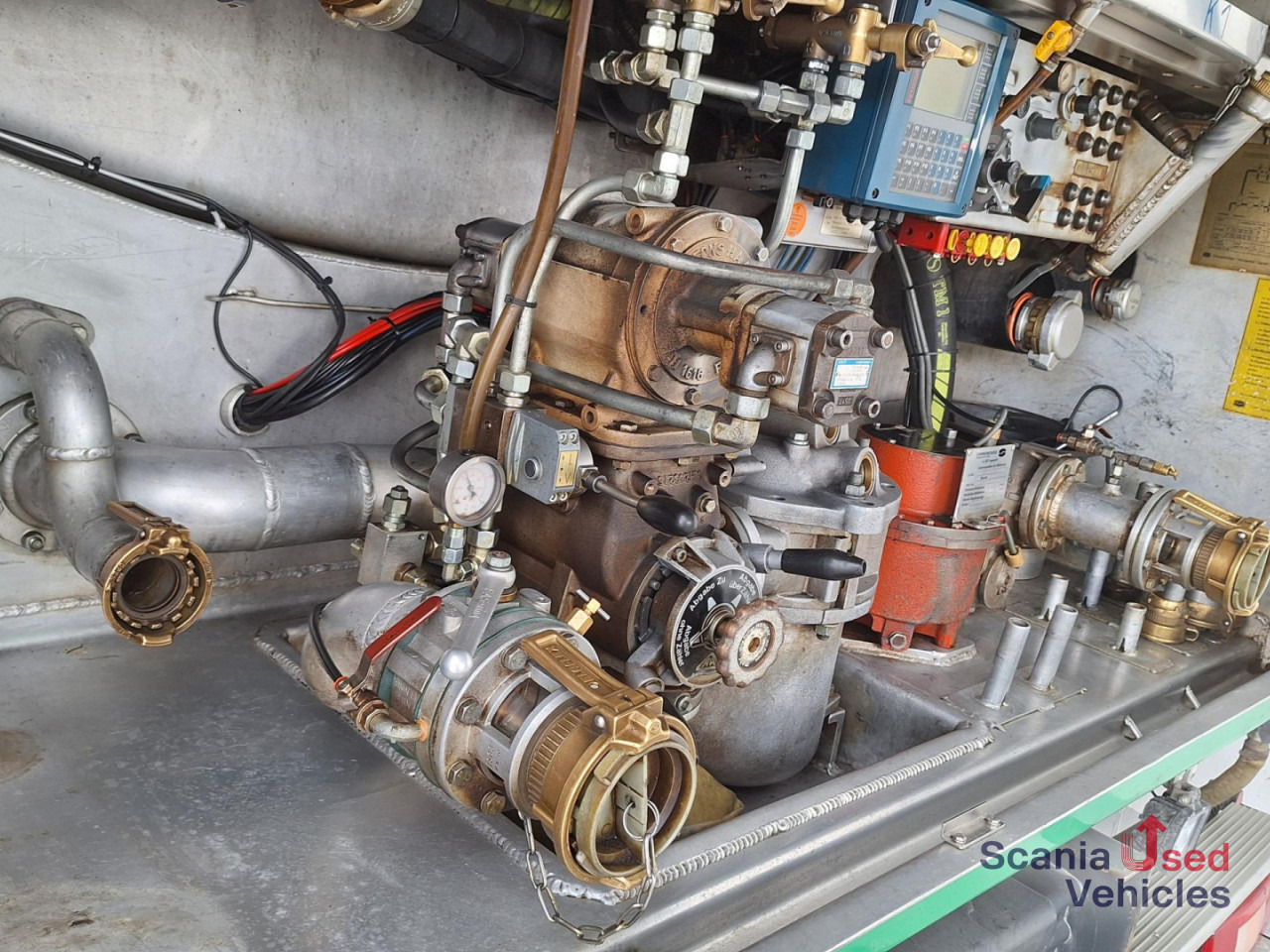 VOLVO FH 500 6X2*4 Tankwagen EEV Benzin/Diesel !! - Camión cisterna: foto 2 VOLVO FH 500 6X2*4 Tankwagen EEV Benzin/Diesel !! - Camión cisterna: foto 2