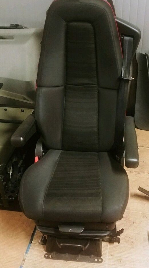 Volvo SET OF 2 PNEUMATIC AIR S, LEFT AND RIGHT, LHD Volvo FH4 - Asiento para Camión: foto 2 Volvo SET OF 2 PNEUMATIC AIR S, LEFT AND RIGHT, LHD Volvo FH4 - Asiento para Camión: foto 2