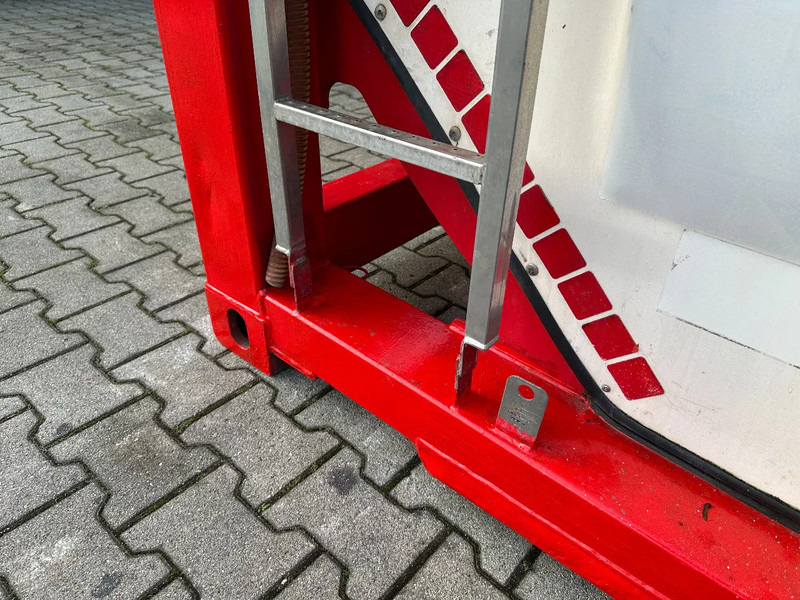 Leasing para SINGAMAS 20FT ISO, 26.000L/1-COMP/3 BAFFELS/3 manholes, ADR inspectio valid till: 07/2025 SINGAMAS 20FT ISO, 26.000L/1-COMP/3 BAFFELS/3 manholes, ADR inspectio valid till: 07/2025: foto 7