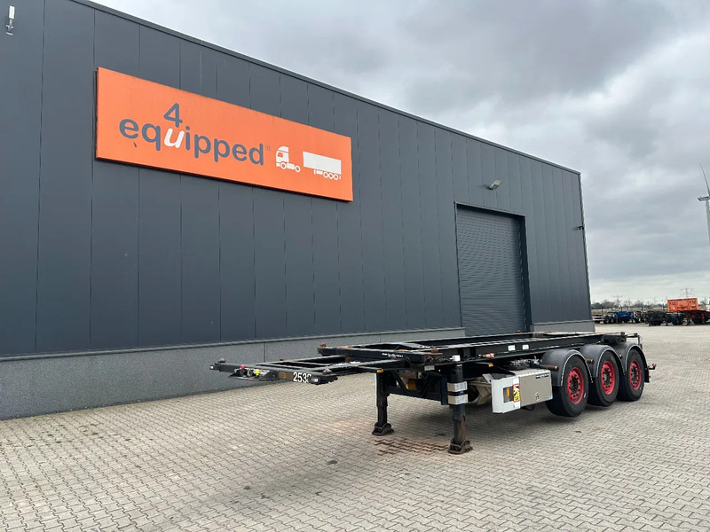 Van Hool 20FT Tipping-chassis, ADR (EX/II, EX/III, FL, AT, OX), SAF, 2 liftaxles, APK/ADR: 06-2026 - Semirremolque portacontenedore/ Intercambiable: foto 2 Van Hool 20FT Tipping-chassis, ADR (EX/II, EX/III, FL, AT, OX), SAF, 2 liftaxles, APK/ADR: 06-2026 - Semirremolque portacontenedore/ Intercambiable: foto 2