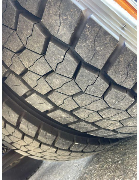 Cabeza tractora Volvo FH 460 ADR ACC + Dynamic Steering - I-park Cool - Lane Keeping Support - collision warning - leather - ... BE Truck: foto 17 Cabeza tractora Volvo FH 460 ADR ACC + Dynamic Steering - I-park Cool - Lane Keeping Support - collision warning - leather - ... BE Truck: foto 17