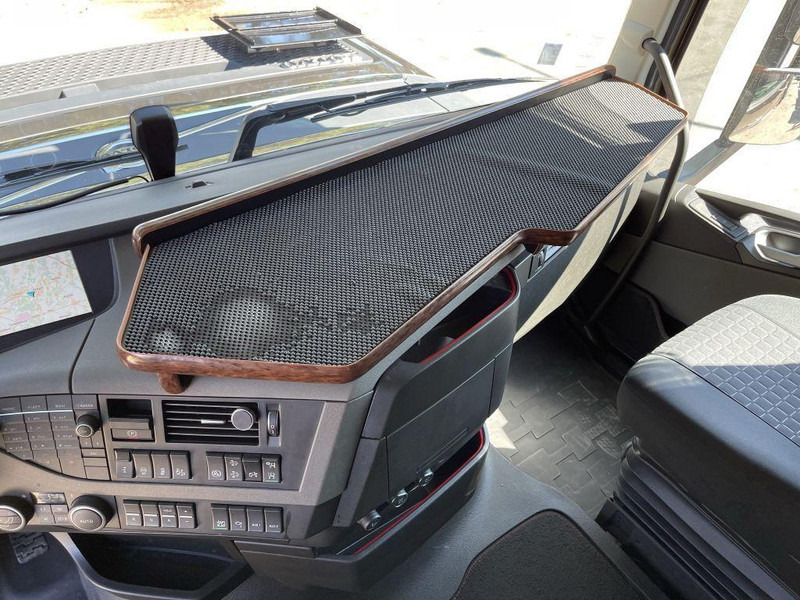 Cabeza tractora Volvo FH 460 ADR ACC + Dynamic Steering - I-park Cool - Lane Keeping Support - collision warning - leather - ... BE Truck: foto 12 Cabeza tractora Volvo FH 460 ADR ACC + Dynamic Steering - I-park Cool - Lane Keeping Support - collision warning - leather - ... BE Truck: foto 12