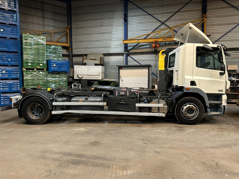 DAF CF 85.410 19T - 4x2 HOOKLIFT DALBY 16T - 5350mm - MANUAL ZF - TUV 09/2025 - EURO 5 - A/C - Camión multibasculante: foto 4 DAF CF 85.410 19T - 4x2 HOOKLIFT DALBY 16T - 5350mm - MANUAL ZF - TUV 09/2025 - EURO 5 - A/C - Camión multibasculante: foto 4