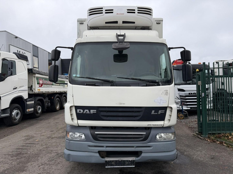 DAF LF 55.300 - 19T FRIGO THERMOKING TS-300e - TAILLIFT - BOX 6m45 x 2m49 x 2m49 - EURO 5 - A/C - BE TRUCK - Camión frigorífico: foto 2 DAF LF 55.300 - 19T FRIGO THERMOKING TS-300e - TAILLIFT - BOX 6m45 x 2m49 x 2m49 - EURO 5 - A/C - BE TRUCK - Camión frigorífico: foto 2