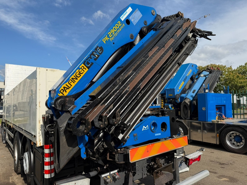Camión caja abierta, Camión grúa Volvo FH 420 6X2 PRITSCHE + (20m!) KRAN PALFINGER PK29002 E (6x) 5/6 F - *FULL AIR* - 379.000km - EURO 5 - PLATFORM 6m75 - LIFT + STEERING AXLE - I SHIFT - BE TRUCK: foto 18