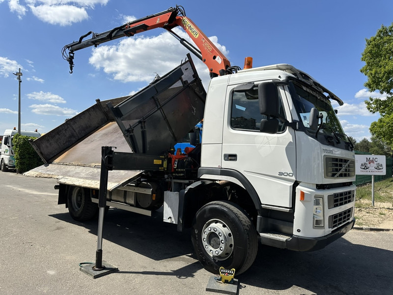 Volvo FM 300 4x4 TIPPER + CRANE PALFINGER PK 12000 - *339.000km* - MANUAL - STEEL SPRING / BIG AXLES - EURO 3 - TÜV 15/10/2025 - Camión volquete, Camión grúa: foto 3 Volvo FM 300 4x4 TIPPER + CRANE PALFINGER PK 12000 - *339.000km* - MANUAL - STEEL SPRING / BIG AXLES - EURO 3 - TÜV 15/10/2025 - Camión volquete, Camión grúa: foto 3