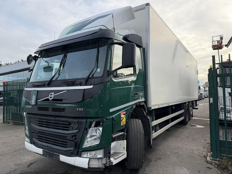 Volvo FM 330 6x2 CLOSED BOX / KOFFER 9m10 - LIFT + STEERING AXLE - *ENGINE / GEARBOX / CHASSIS = OK* - 300.000km - TUV 09/2026 - BE TRUCK - Camión caja cerrada: foto 3 Volvo FM 330 6x2 CLOSED BOX / KOFFER 9m10 - LIFT + STEERING AXLE - *ENGINE / GEARBOX / CHASSIS = OK* - 300.000km - TUV 09/2026 - BE TRUCK - Camión caja cerrada: foto 3