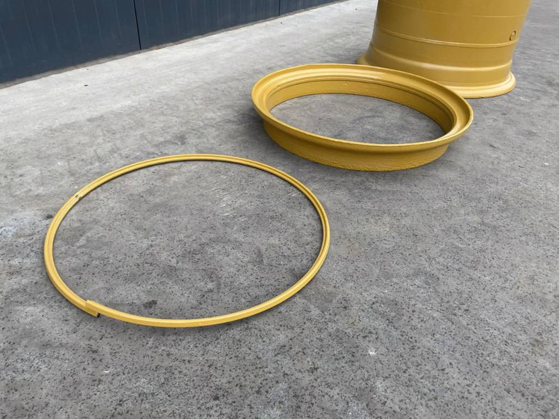 Cat 140H / 140M / 140K / 160H / 160M Rim - Neumáticos y llantas para Maquinaria de construcción: foto 2 Cat 140H / 140M / 140K / 160H / 160M Rim - Neumáticos y llantas para Maquinaria de construcción: foto 2