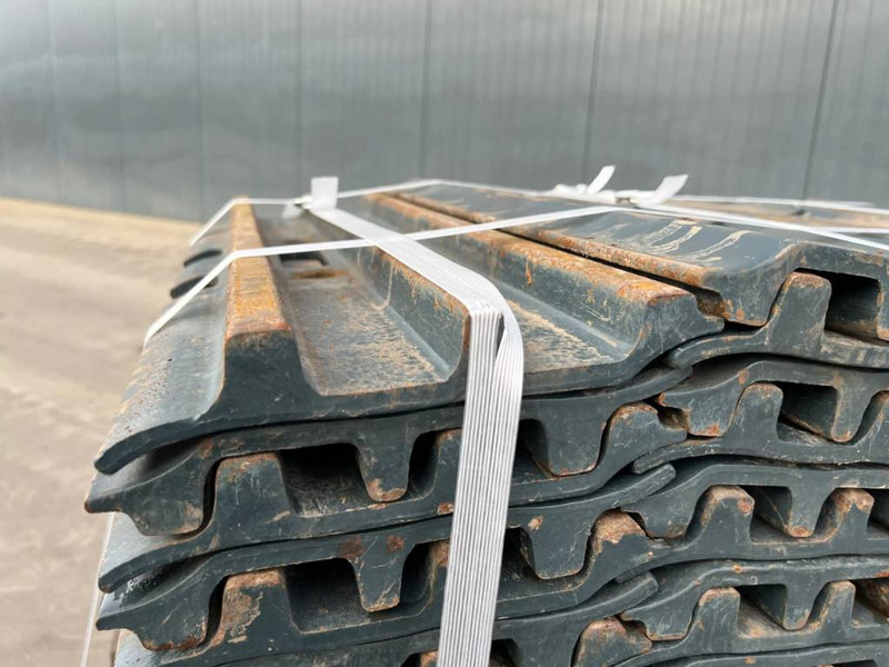 Hyundai R210 / R215 / R220 Shoes - Bastidor/ Chasis para Maquinaria de construcción: foto 3 Hyundai R210 / R215 / R220 Shoes - Bastidor/ Chasis para Maquinaria de construcción: foto 3