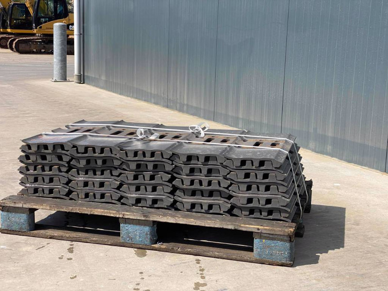 Hyundai R280 / R290 / R320 Shoes/Pads - Bastidor/ Chasis para Maquinaria de construcción: foto 5 Hyundai R280 / R290 / R320 Shoes/Pads - Bastidor/ Chasis para Maquinaria de construcción: foto 5