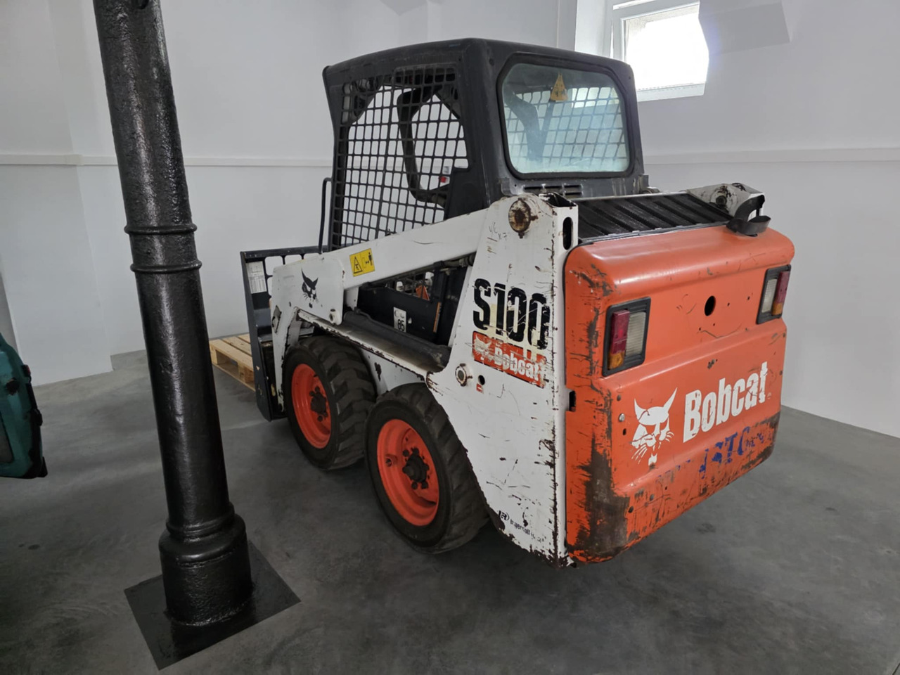BOBCAT S100 - Minicargadora: foto 1 BOBCAT S100 - Minicargadora: foto 1