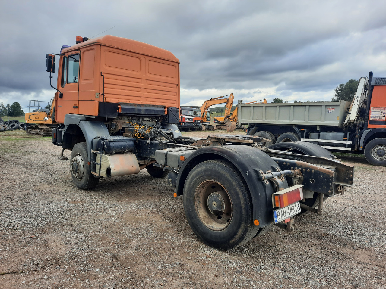 MAN FE 410 A, 4x4 - Cabeza tractora: foto 4 MAN FE 410 A, 4x4 - Cabeza tractora: foto 4