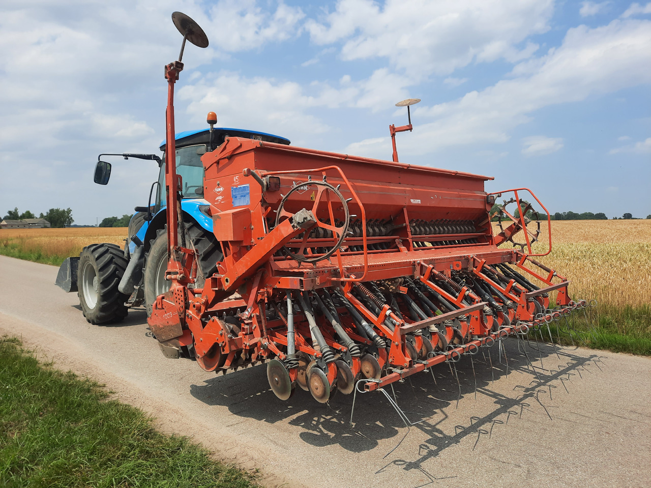 KUHN HR4003D INTEGRA 4000 - Combinado de siembra: foto 2 KUHN HR4003D INTEGRA 4000 - Combinado de siembra: foto 2