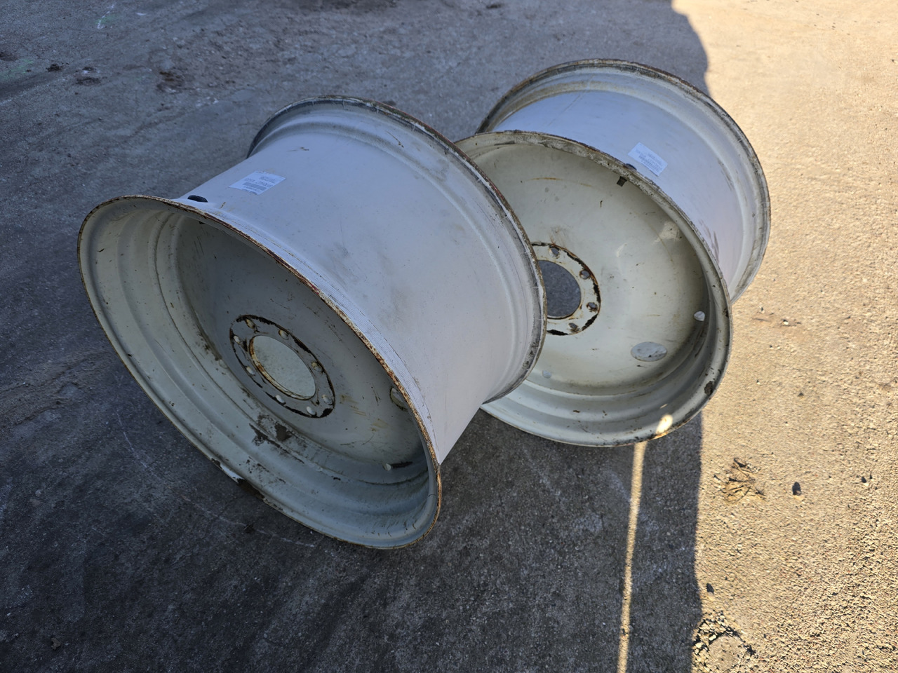 Titan W15LX28, piasta 150 mm - Rueda completa para Maquinaria agrícola: foto 1 Titan W15LX28, piasta 150 mm - Rueda completa para Maquinaria agrícola: foto 1