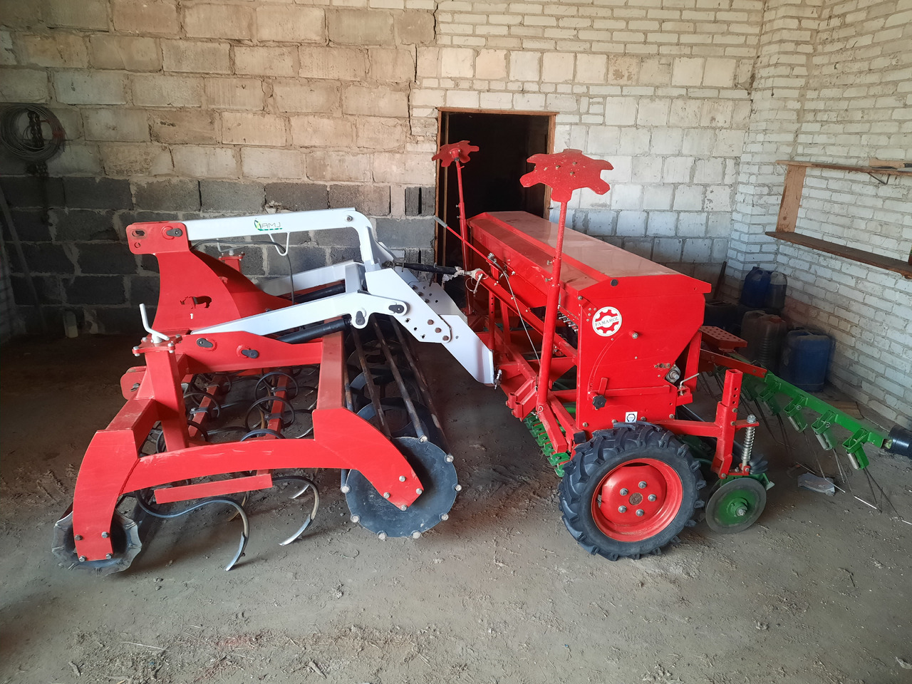 UNIA POZNANIAK 370/2.7L + ARAMIS 2,7R - Combinado de siembra: foto 2 UNIA POZNANIAK 370/2.7L + ARAMIS 2,7R - Combinado de siembra: foto 2