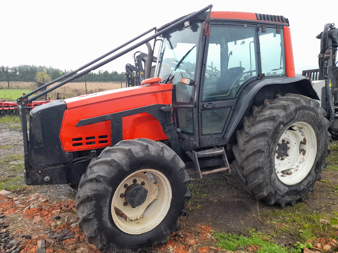 Valtra / Fao Far 6250 / 4768 - Tractor forestal, Remolque forestal: foto 2 Valtra / Fao Far 6250 / 4768 - Tractor forestal, Remolque forestal: foto 2