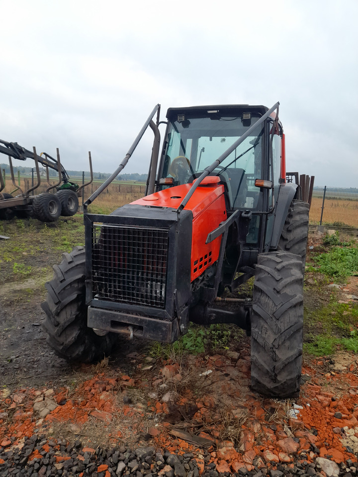 Valtra / Fao Far 6250 / 4768 - Tractor forestal, Remolque forestal: foto 3 Valtra / Fao Far 6250 / 4768 - Tractor forestal, Remolque forestal: foto 3
