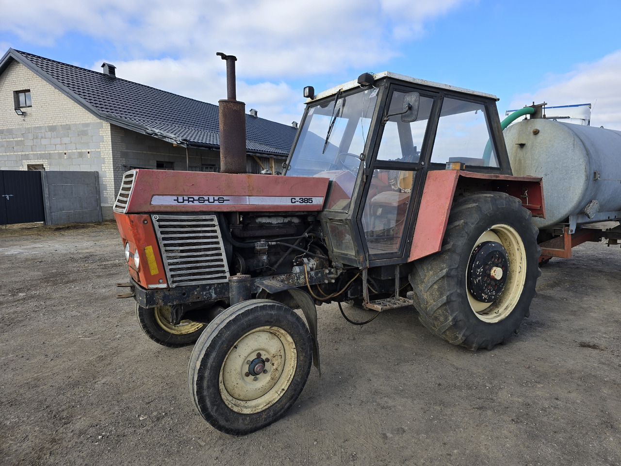 Ursus C-385 - Tractor: foto 1 Ursus C-385 - Tractor: foto 1