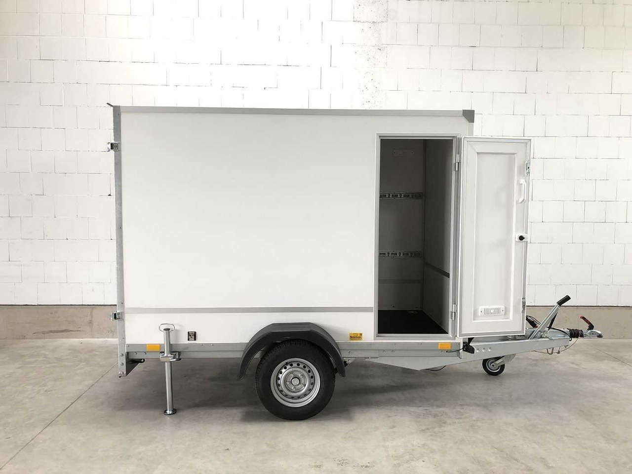 BLYSS F1326/180 HD Seitentür Kofferanhänger - Remolque caja cerrada: foto 1 BLYSS F1326/180 HD Seitentür Kofferanhänger - Remolque caja cerrada: foto 1