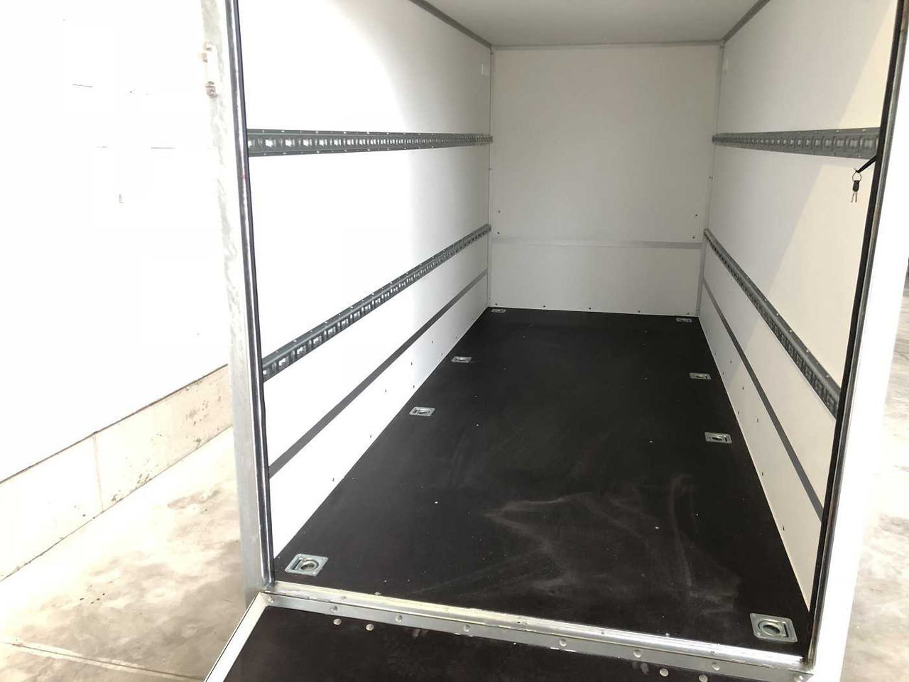 Remolque caja cerrada nuevo BLYSS F2736HTD Rampe Kofferanhänger: foto 6