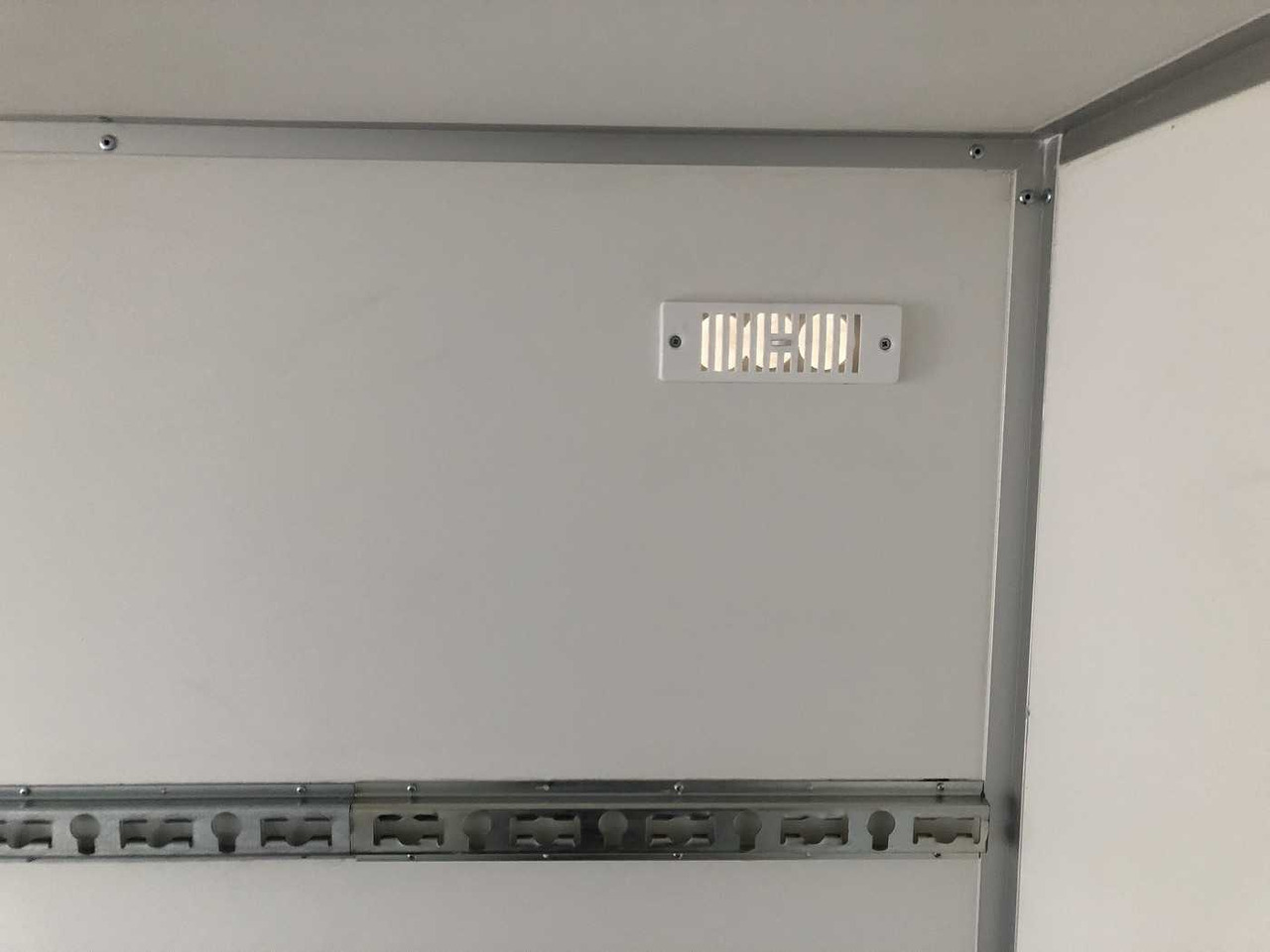 Remolque caja cerrada nuevo BLYSS F2736HTD Rampe Kofferanhänger: foto 12