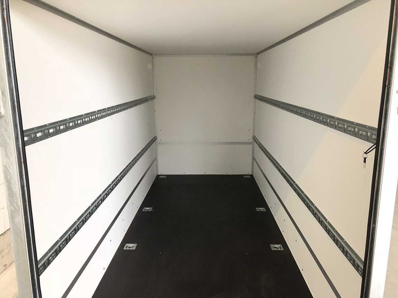 Remolque caja cerrada nuevo BLYSS F2736HTD Rampe Kofferanhänger: foto 7