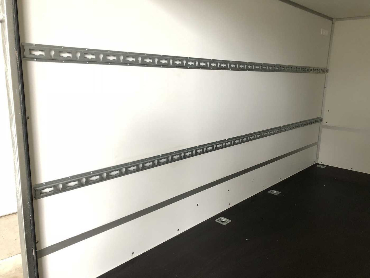 Remolque caja cerrada nuevo BLYSS F2736HTD Rampe Kofferanhänger: foto 8