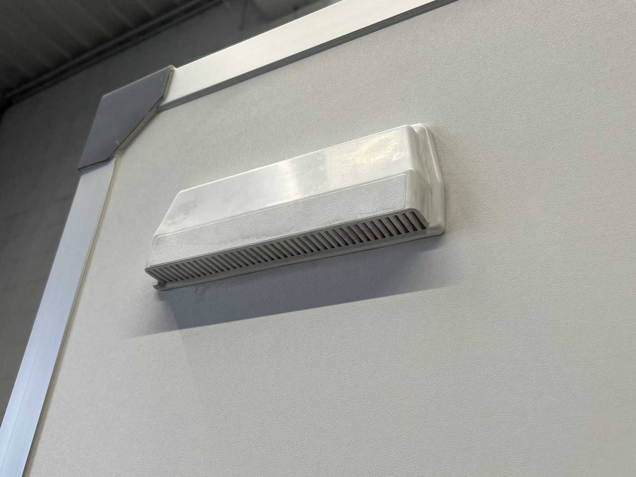 Remolque caja cerrada nuevo BLYSS F2736HTD Rampe Seitentür Kofferanhänger: foto 27