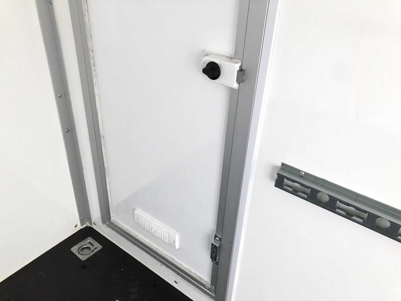 Remolque caja cerrada nuevo BLYSS F2741HT Seitentür Kofferanhänger: foto 16