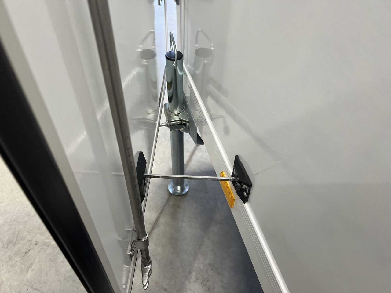 Remolque caja cerrada nuevo BLYSS FS1330/180HL Kofferanhänger: foto 7