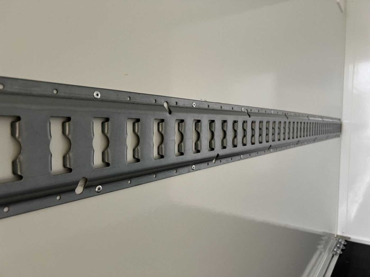 Remolque caja cerrada nuevo BLYSS FS1330/180HL Kofferanhänger: foto 14