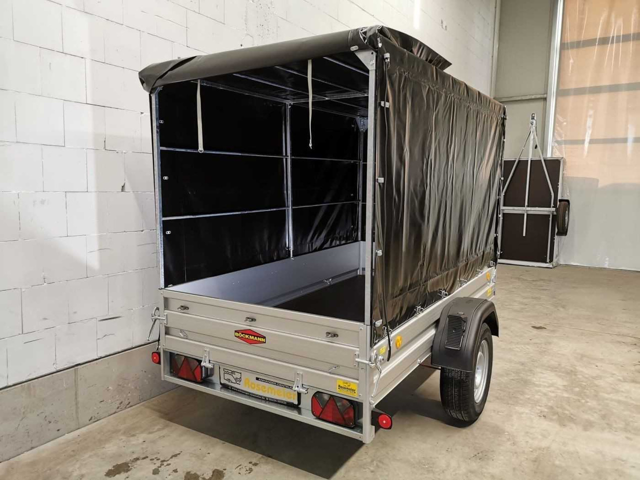 BOECKMANN TL-AL 2513/135 Eco XXL Plane Kastenanhänger gebr - Remolque de coche: foto 4 BOECKMANN TL-AL 2513/135 Eco XXL Plane Kastenanhänger gebr - Remolque de coche: foto 4