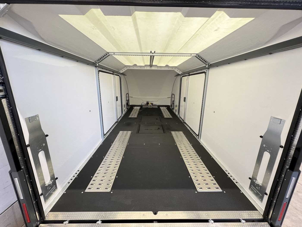Remolque portavehículos nuevo BRIAN_JAMES Race Transporter 7 Autotransporter geschlossen: foto 6