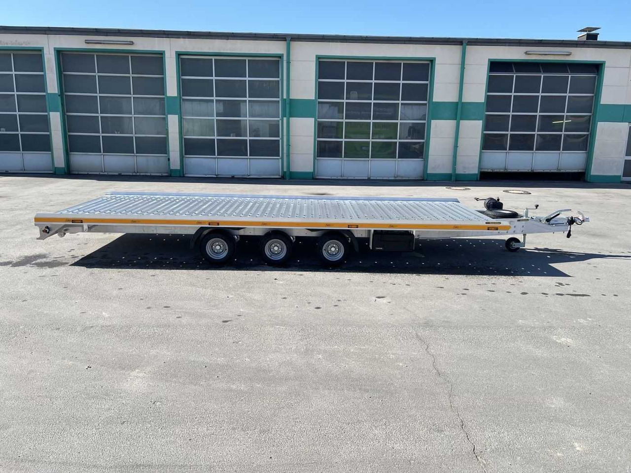 GROMEX L3-3500-6 Autotransporter - Remolque portavehículos: foto 2 GROMEX L3-3500-6 Autotransporter - Remolque portavehículos: foto 2
