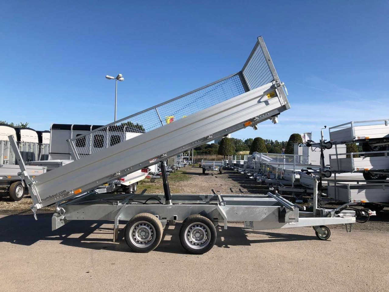 HUMBAUR HTK 3500.37 Gitter Dreiseitenkipper - Remolque volquete: foto 1 HUMBAUR HTK 3500.37 Gitter Dreiseitenkipper - Remolque volquete: foto 1