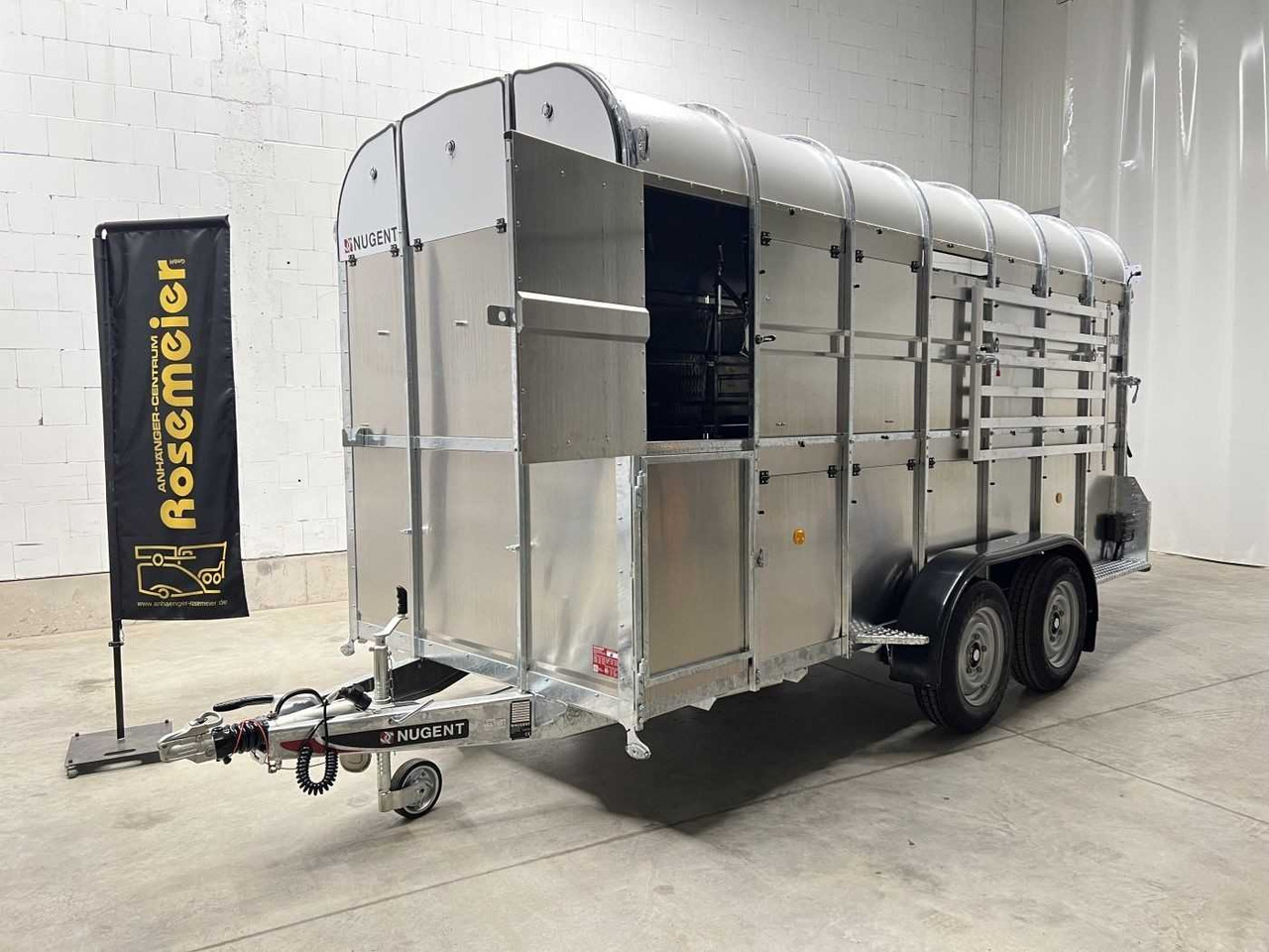 Remolque transporte de ganado nuevo NUGENT L4318H-H-SD Viehanhänger: foto 27