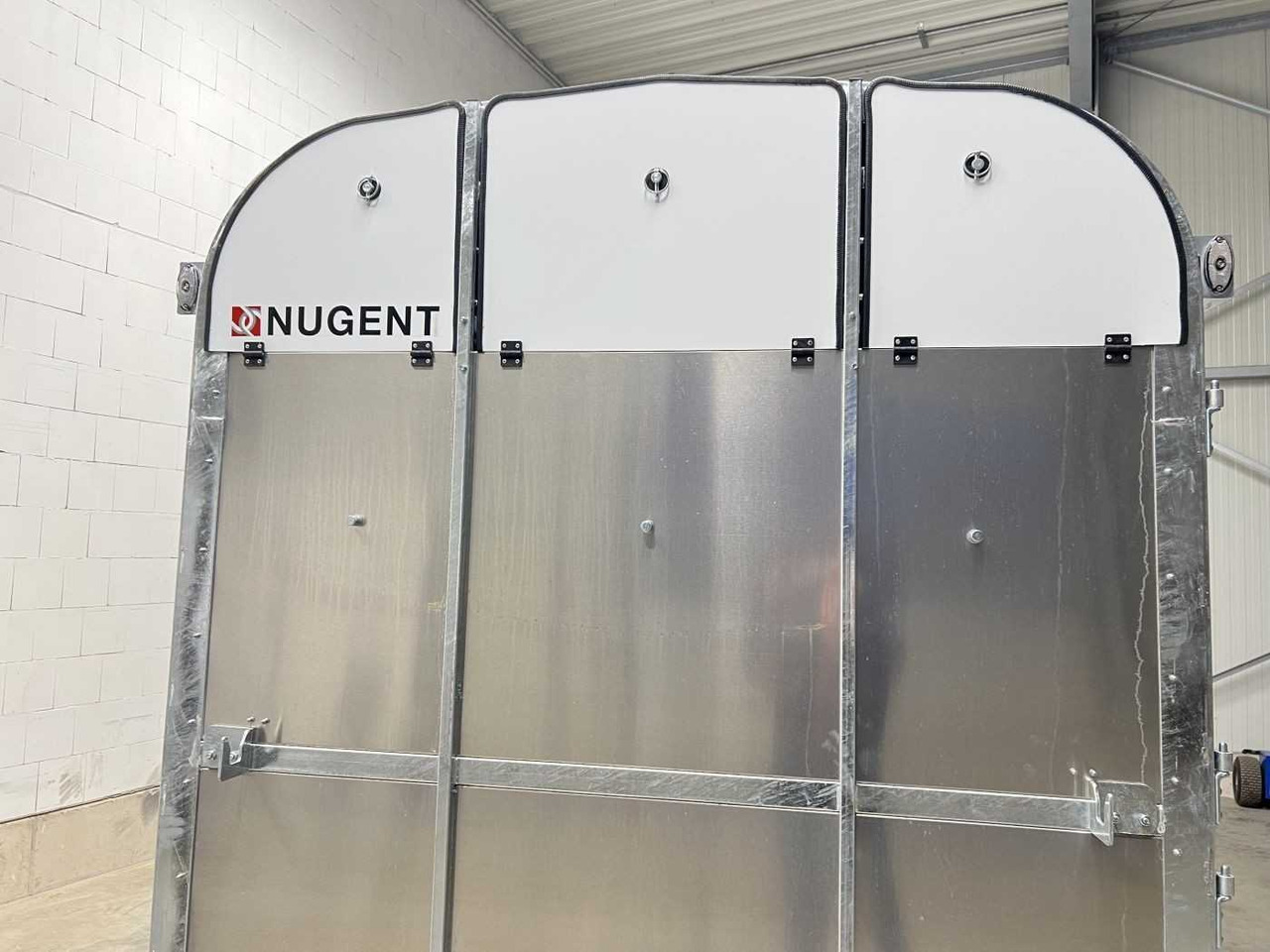 Remolque transporte de ganado nuevo NUGENT L4318H-H-SD Viehanhänger: foto 25