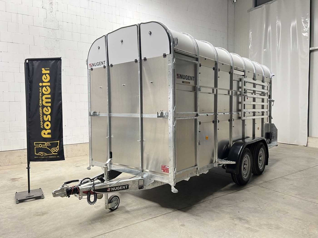 Remolque transporte de ganado nuevo NUGENT L4318H-H-SD Viehanhänger: foto 26