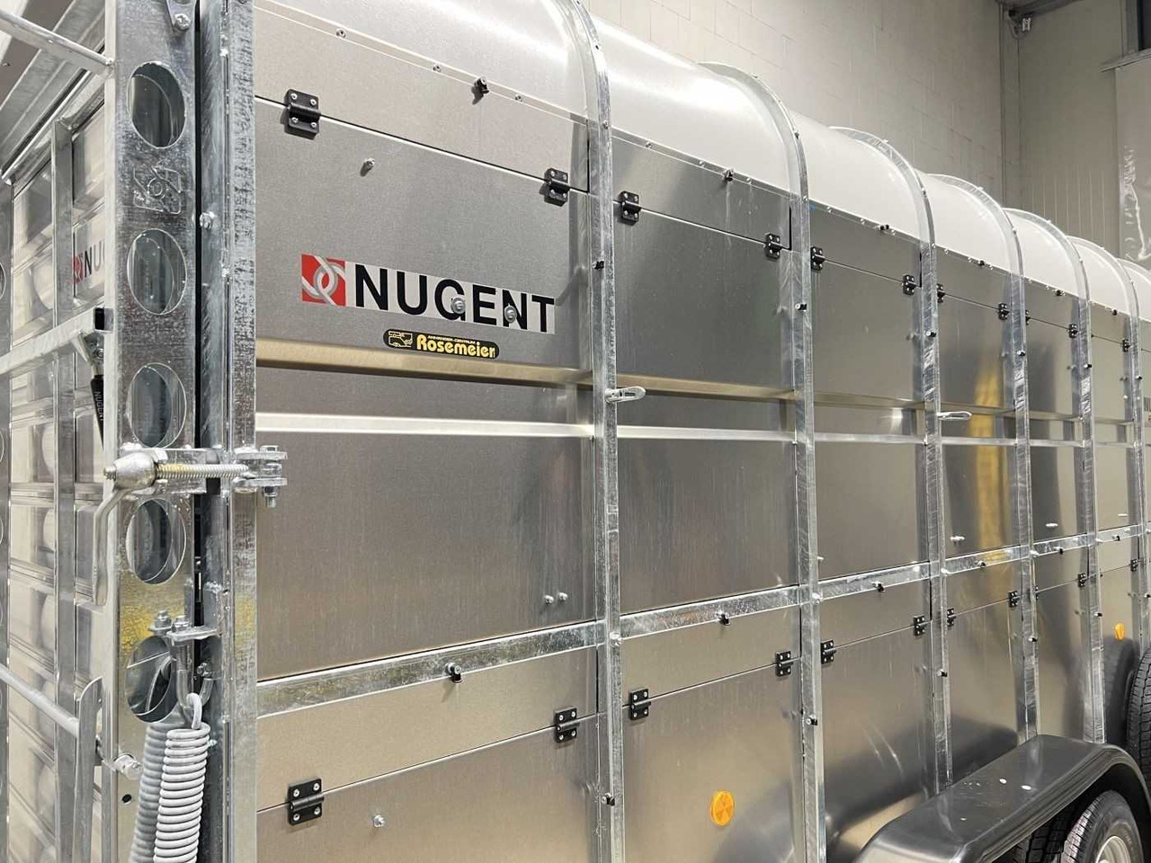 Remolque transporte de ganado nuevo NUGENT L4318H-H-SD Viehanhänger: foto 22