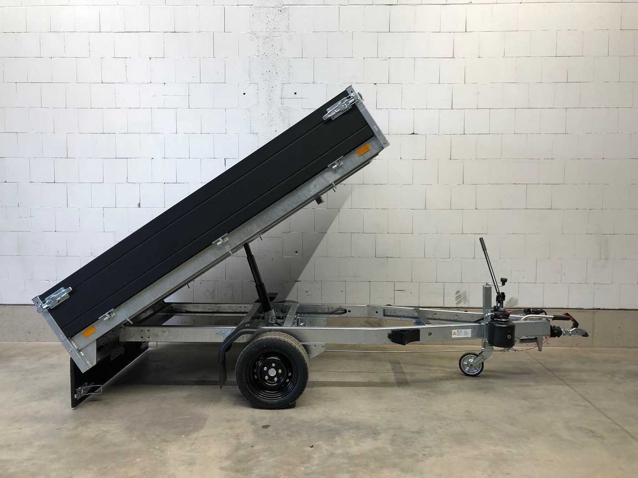SARIS K1 256 150 1500 1 Black Editio Rückwärtskipper - Remolque volquete: foto 1 SARIS K1 256 150 1500 1 Black Editio Rückwärtskipper - Remolque volquete: foto 1