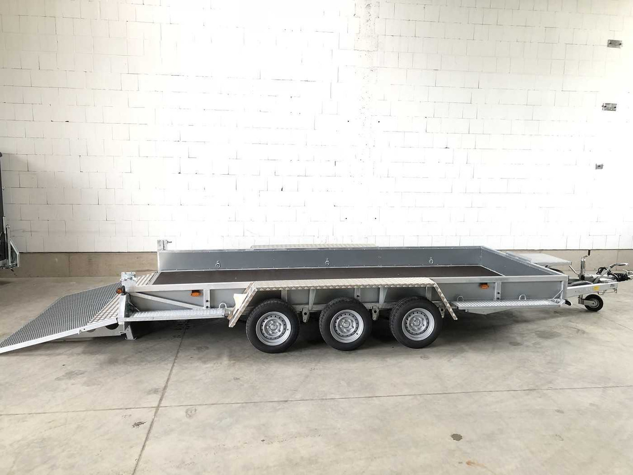 VARIANT 3520 M5 Maschinentransporter - Remolque porta maquinaria: foto 1 VARIANT 3520 M5 Maschinentransporter - Remolque porta maquinaria: foto 1